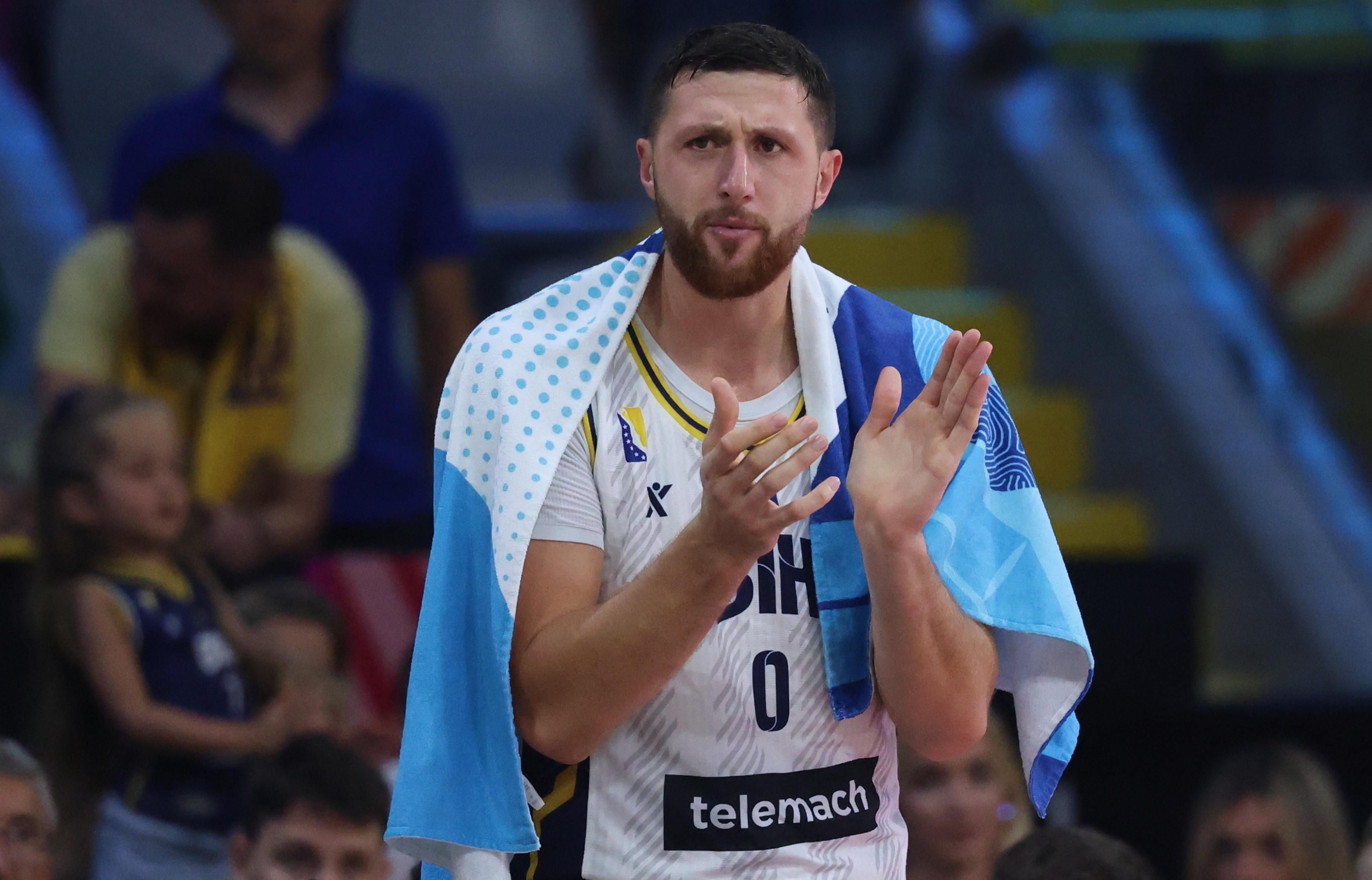 日讯, 小组赛, ue