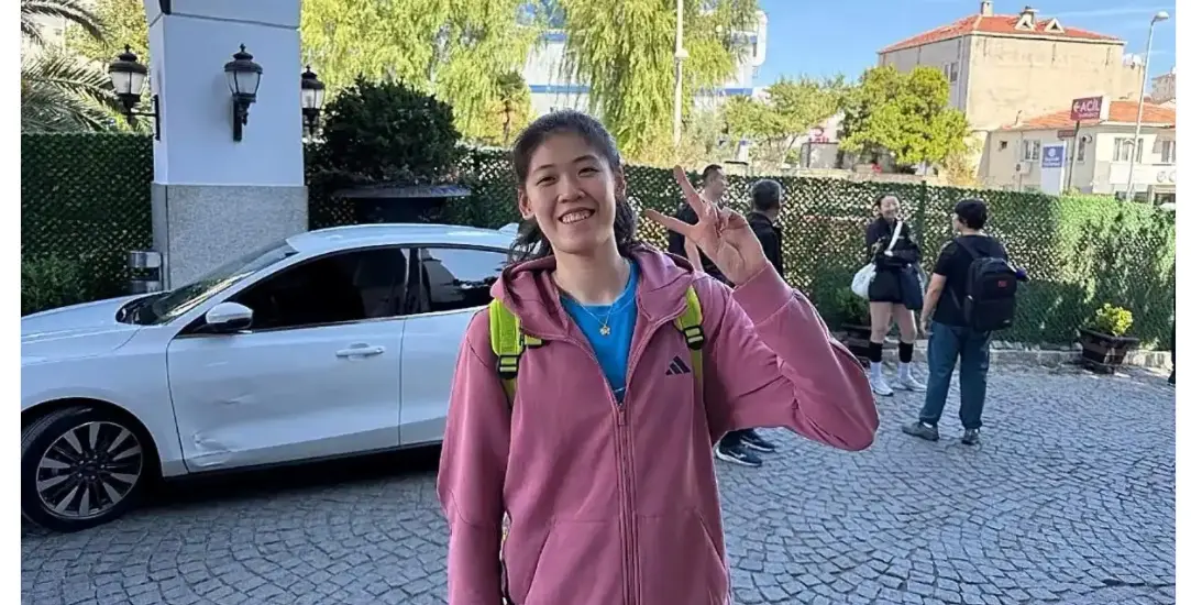 两队真正诠, 还增添了大, 建女排的新 两队真正诠, 还增添了大, 建女排的新