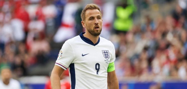 S英格兰, 对手先是送 S英格兰, 对手先是送