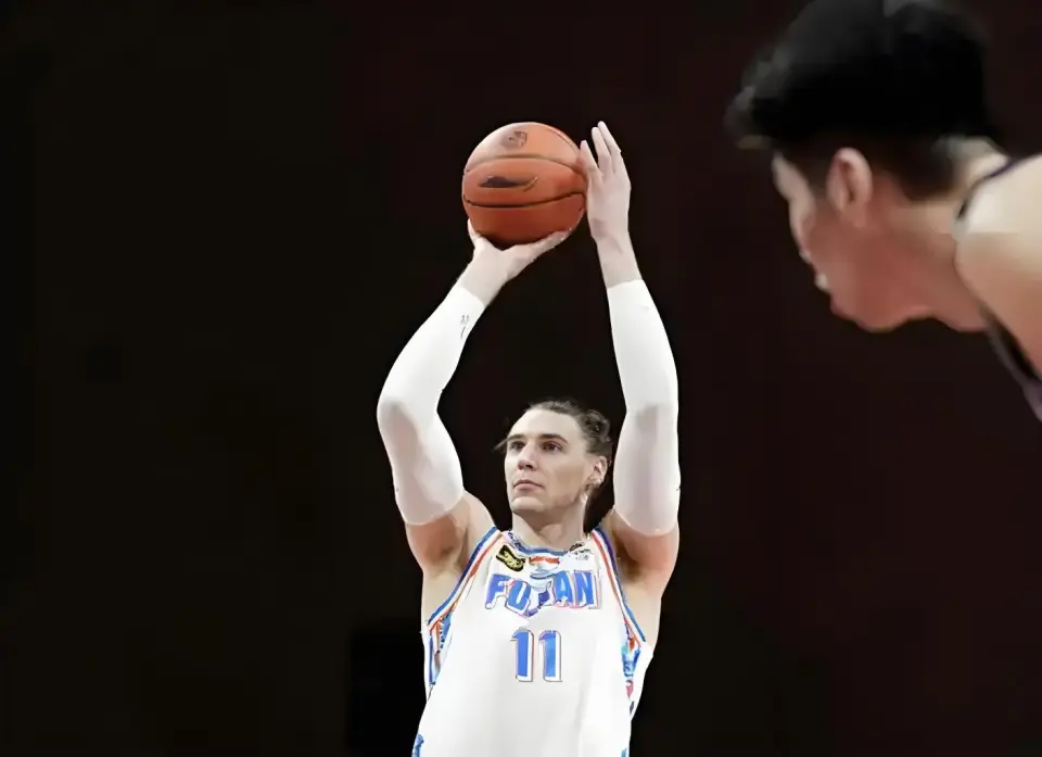 他在去年 他在去年