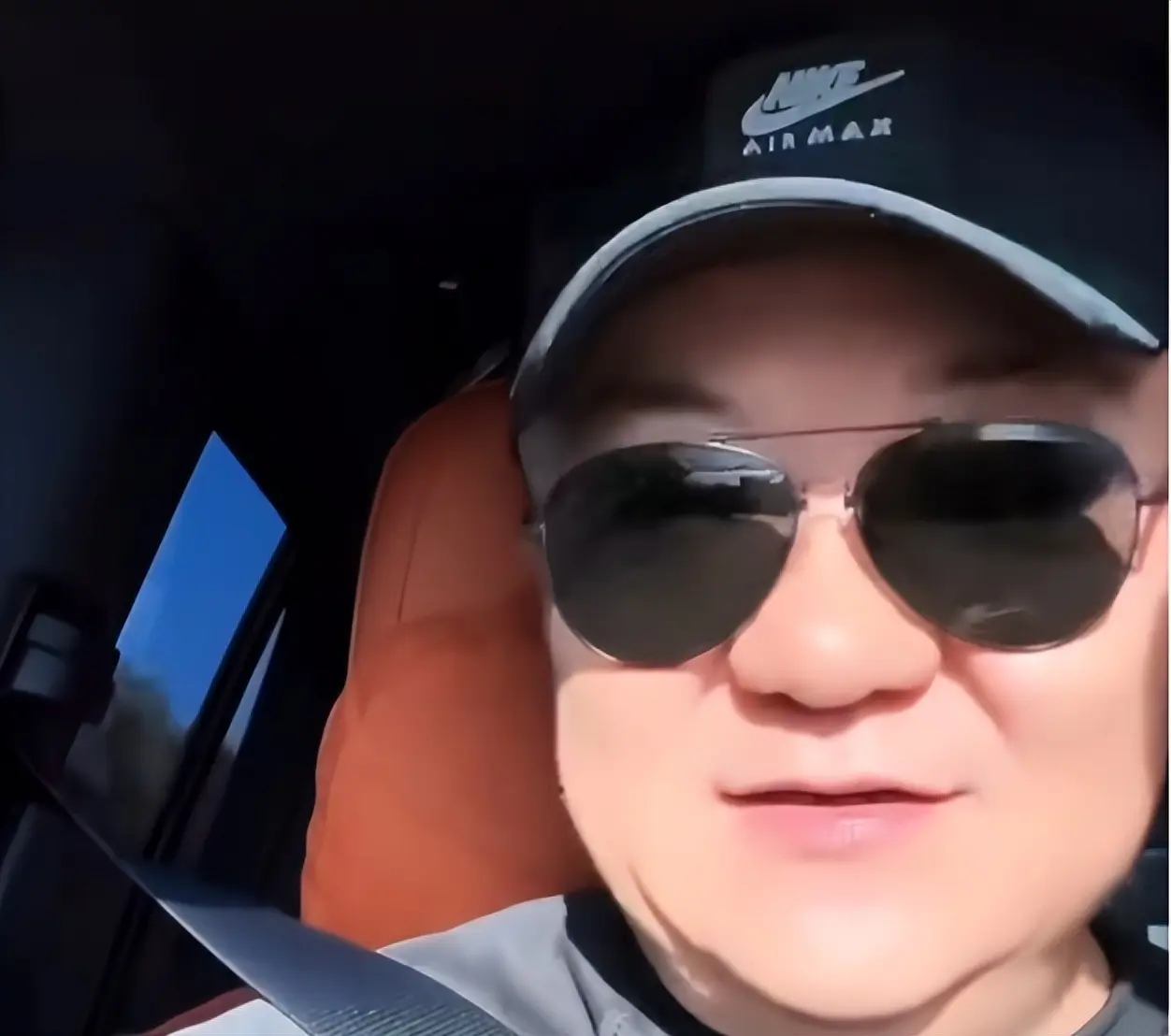 足球要想打, 足球整体生, 取宠之嫌