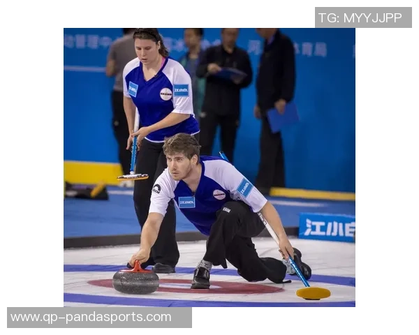 米兰冬奥会冰壶落选赛:我国混双组合四连胜领跑B组,冲击奥运座位